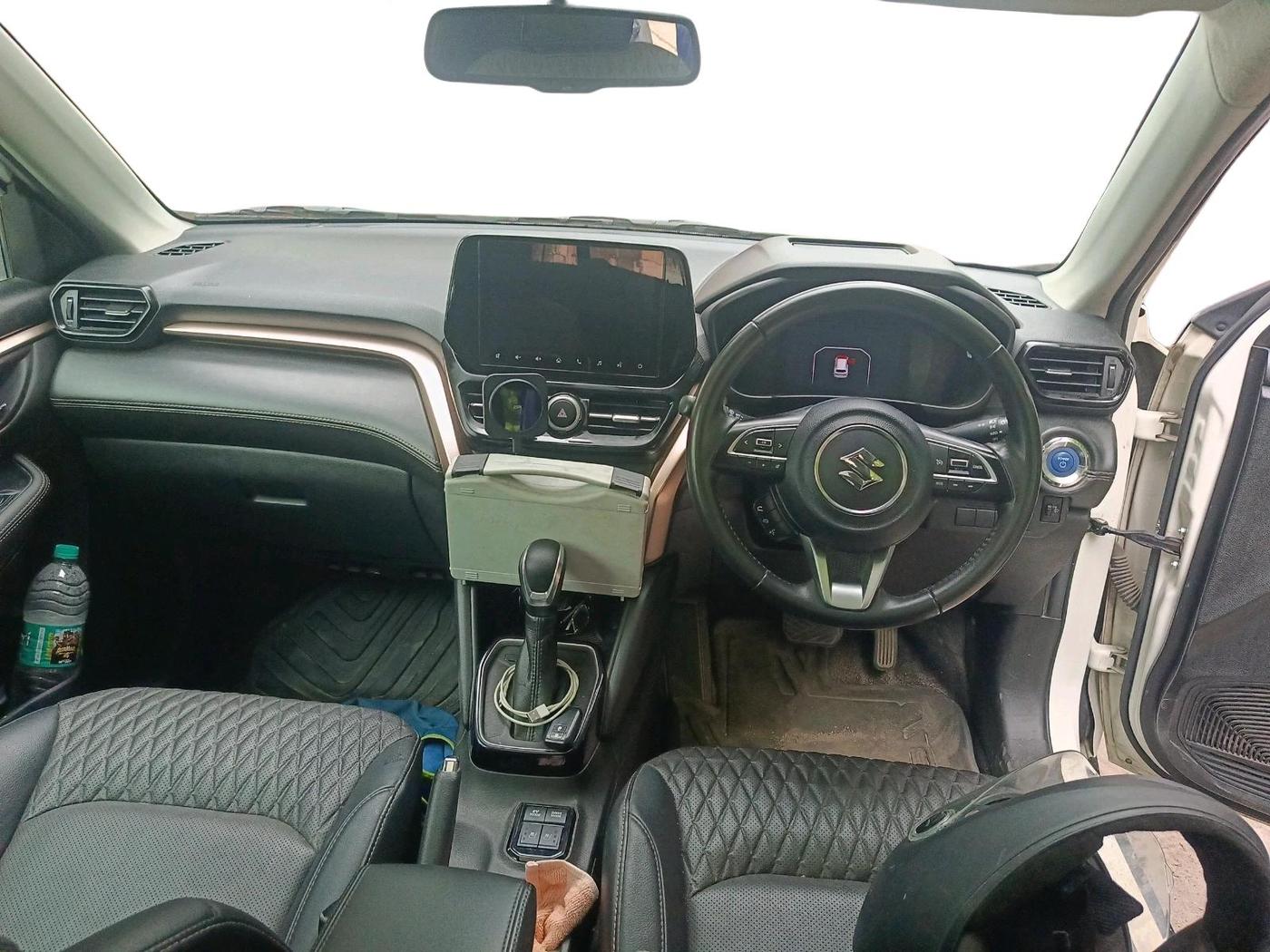 2024 Maruti Grand Vitara ALPHA PLUS HYBRID ECVT, Hybrid, Automatic, 99,187 km, interior