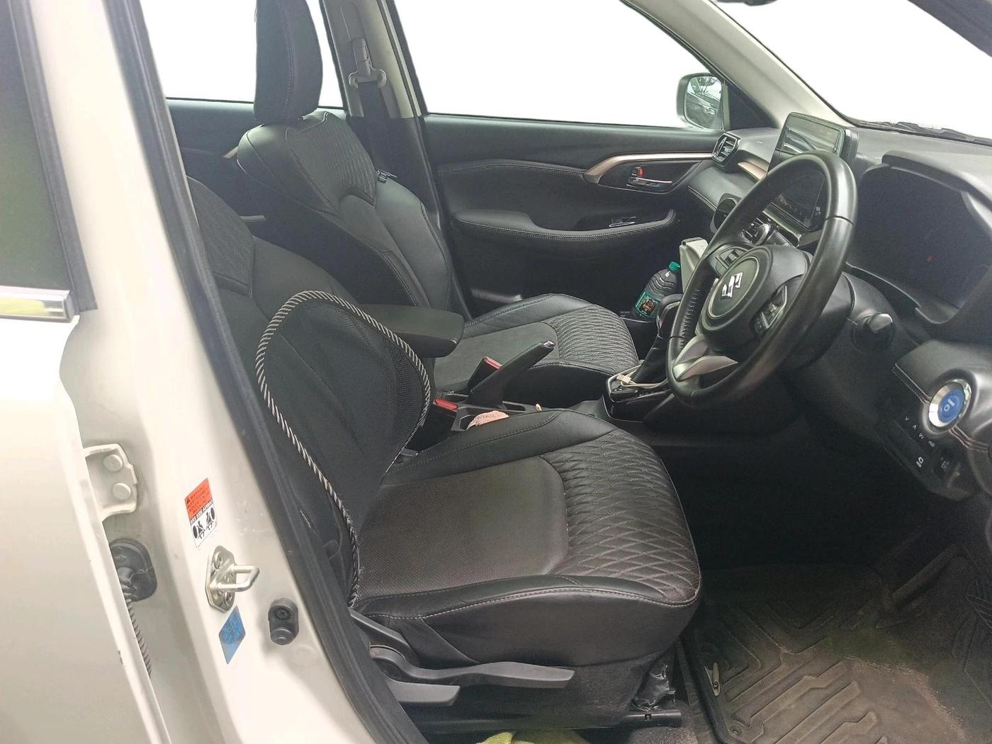 2024 Maruti Grand Vitara ALPHA PLUS HYBRID ECVT, Hybrid, Automatic, 99,187 km, interior