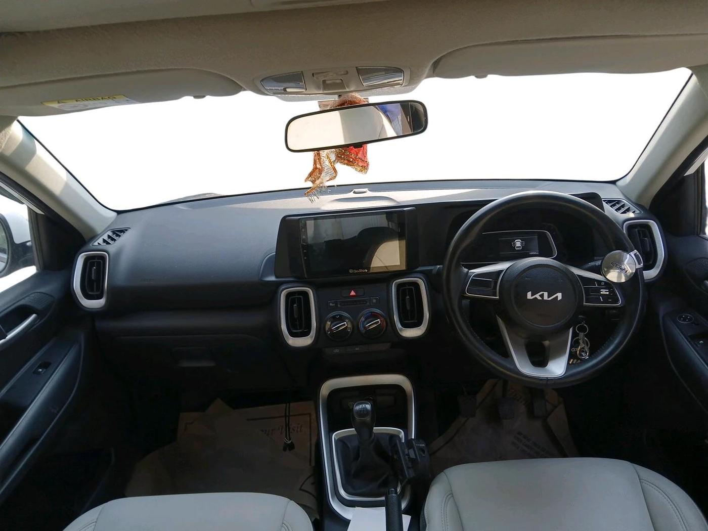 2024 KIA SONET HTE (O) 1.2 Petrol MT, Petrol, Manual, 18,954 km, interior