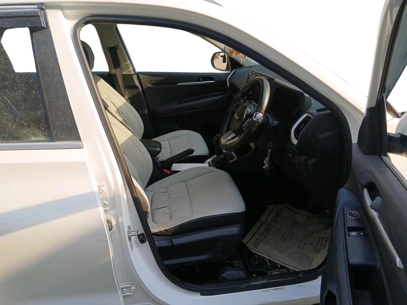 2024 KIA SONET HTE (O) 1.2 Petrol MT, Petrol, Manual, 18,954 km, interior