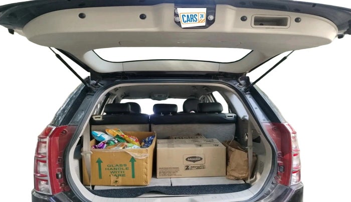 2018 Mahindra XUV500 W6, Diesel, Manual, 87,900 km, exterior