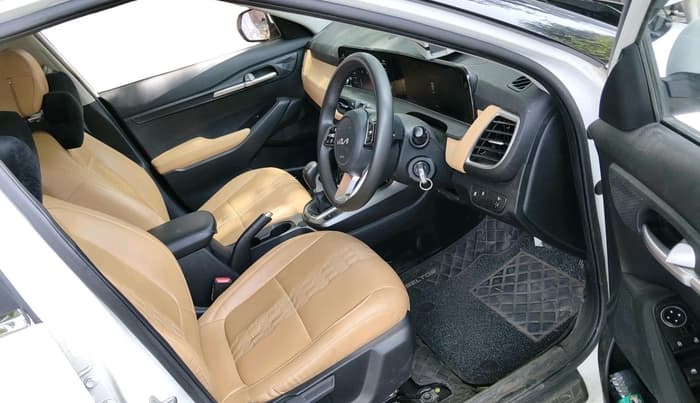 2024 KIA SELTOS  HTK 1.5 PETROL MT, Petrol, Manual, 14,703 km, interior