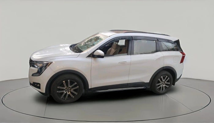 2022 Mahindra XUV700 AX 7 P AT 7 STR, Petrol, Automatic, 17,053 km, exterior