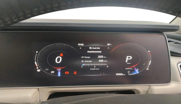 2022 Mahindra XUV700 AX 7 P AT 7 STR, Petrol, Automatic, 17,053 km, interior