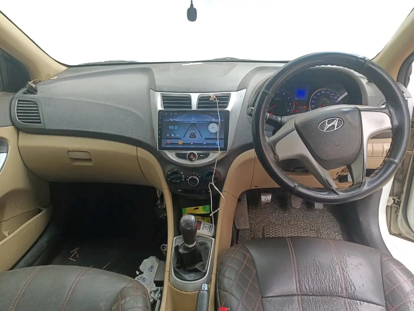 2011 Hyundai Verna FLUIDIC 1.4 VTVT, Petrol, Manual, 1,25,537 km, interior