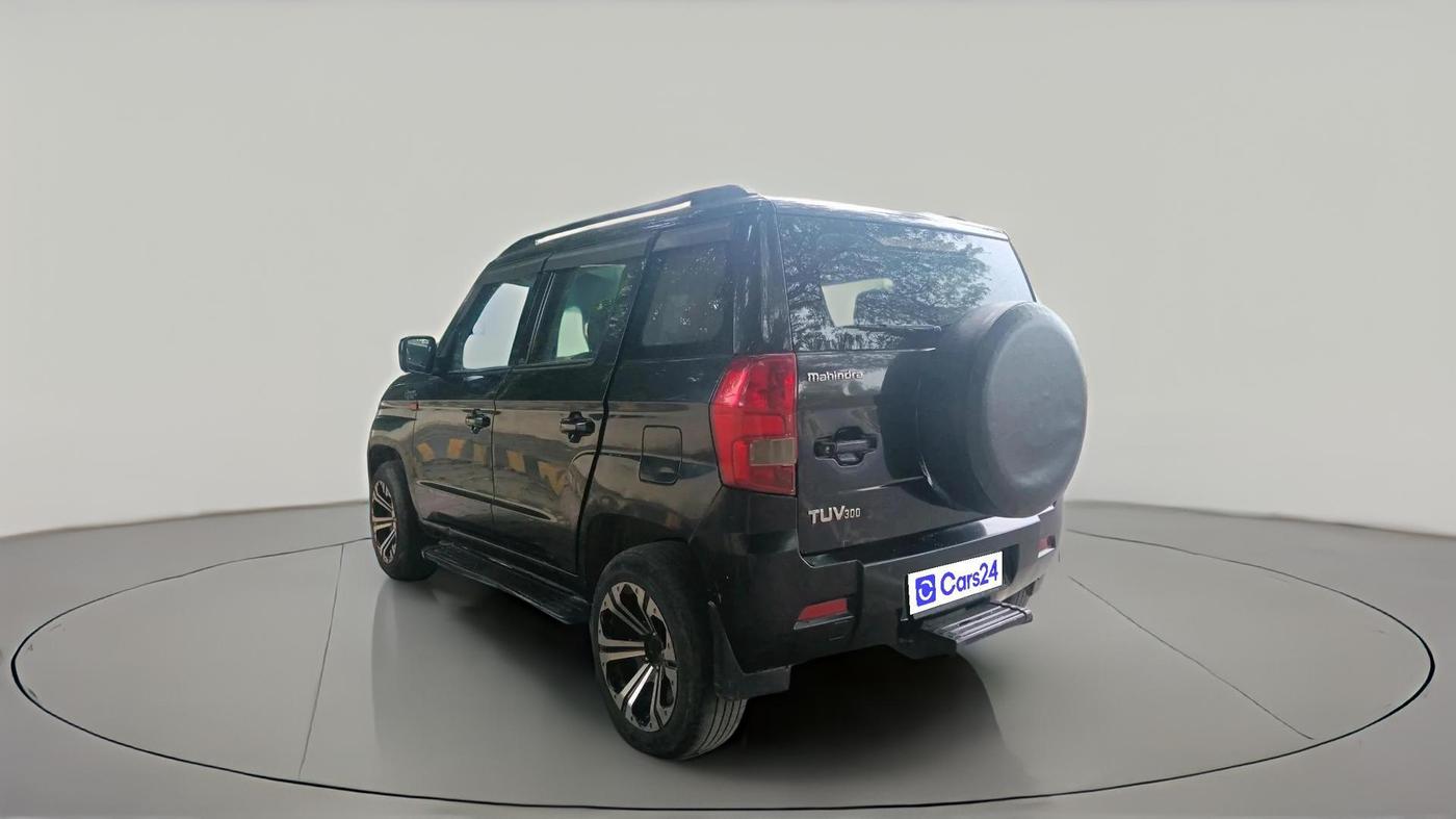2016 Mahindra TUV300 T6, Diesel, Manual, 1,13,932 km, exterior
