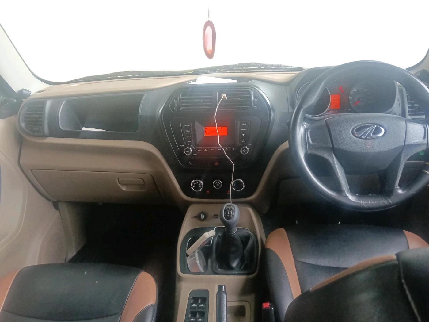 2016 Mahindra TUV300 T6, Diesel, Manual, 1,13,932 km, interior