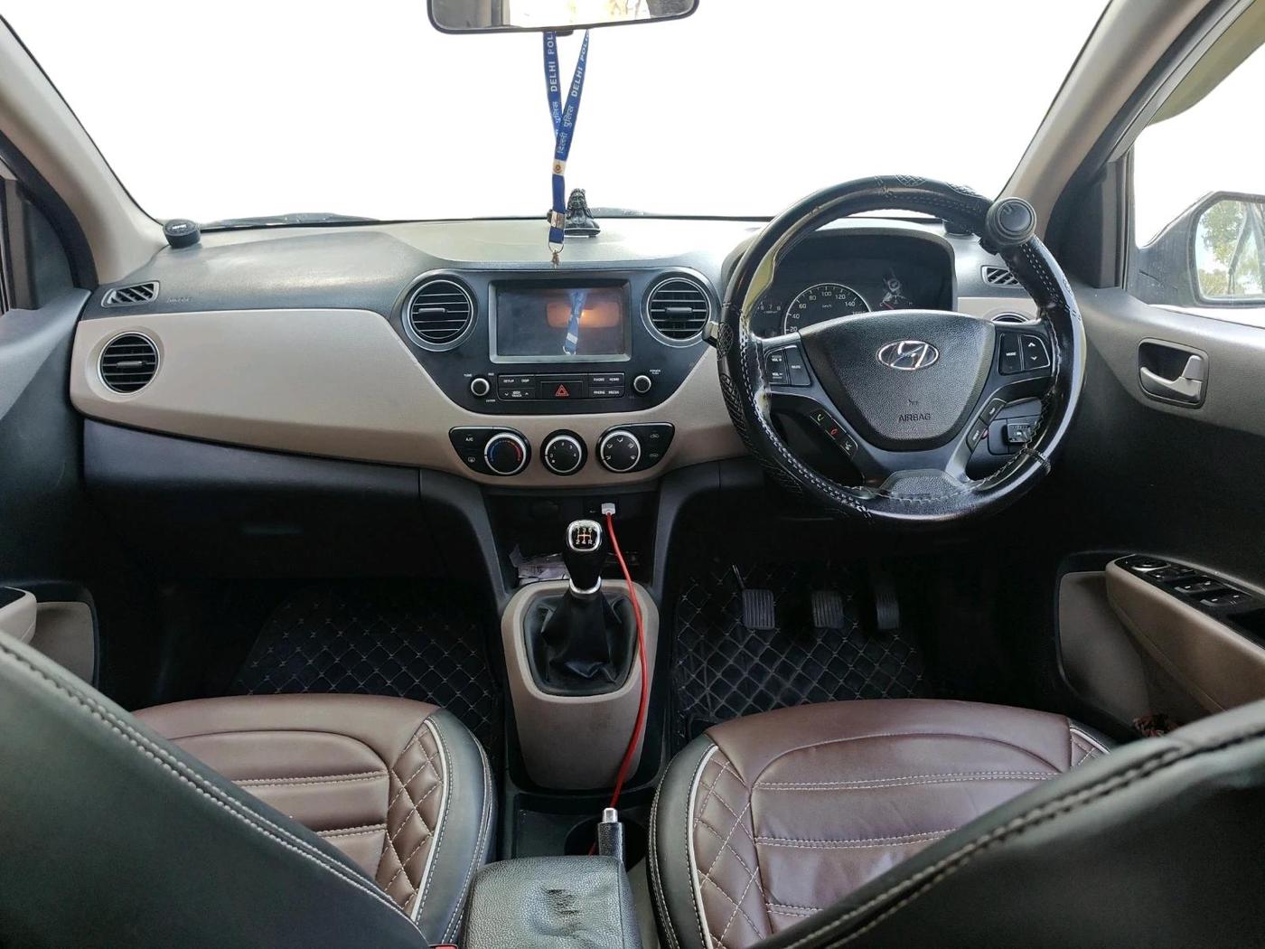 2018 Hyundai Grand i10 SPORTZ 1.2 KAPPA VTVT, CNG, Manual, 1,15,165 km, interior