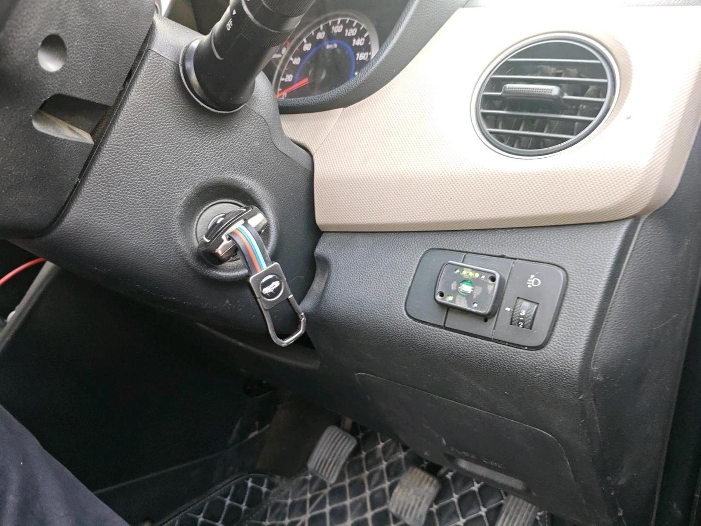 2018 Hyundai Grand i10 SPORTZ 1.2 KAPPA VTVT, CNG, Manual, 1,15,165 km, interior