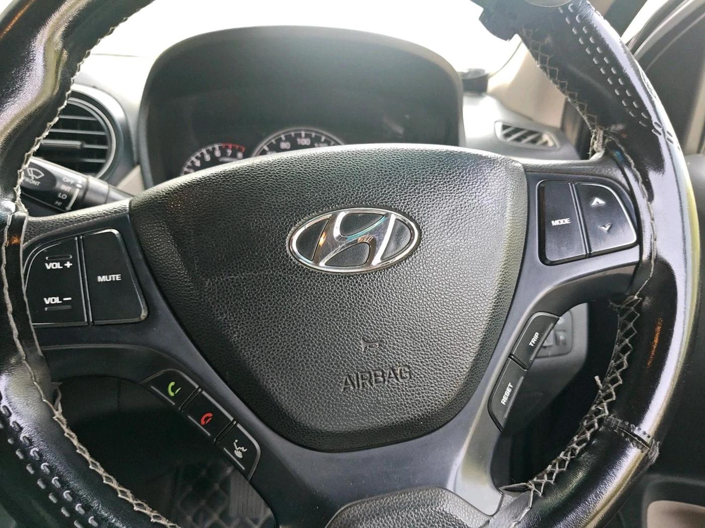 2018 Hyundai Grand i10 SPORTZ 1.2 KAPPA VTVT, CNG, Manual, 1,15,165 km, interior