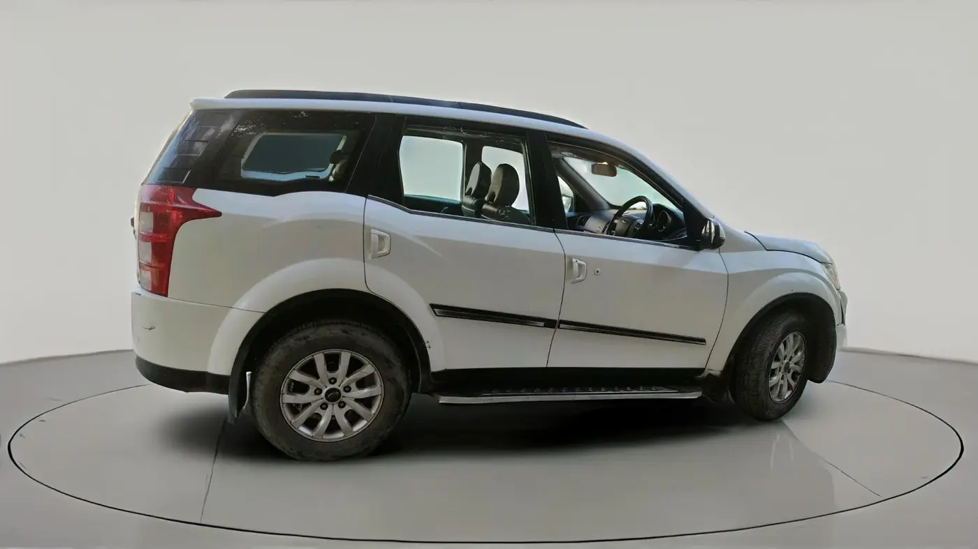2016 Mahindra XUV500 W10 AT 1.99, Diesel, Automatic, 89,763 km, exterior