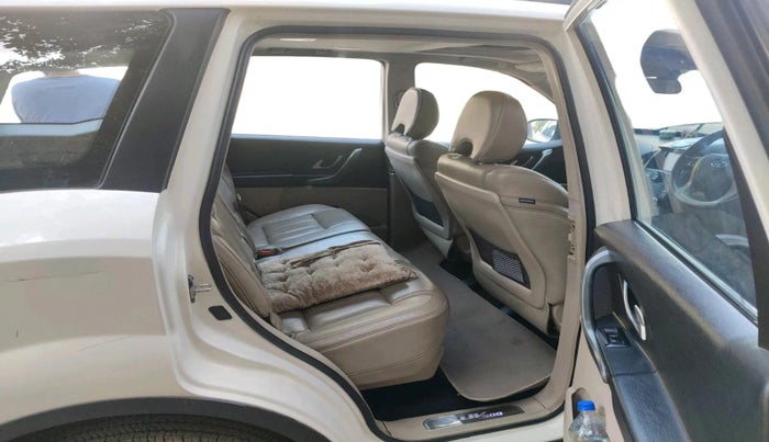 2016 Mahindra XUV500 W10 AT 1.99, Diesel, Automatic, 89,763 km, interior