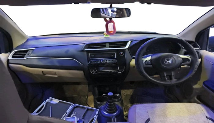 2016 Honda Amaze 1.2L I-VTEC S, CNG, Manual, 61,776 km, interior