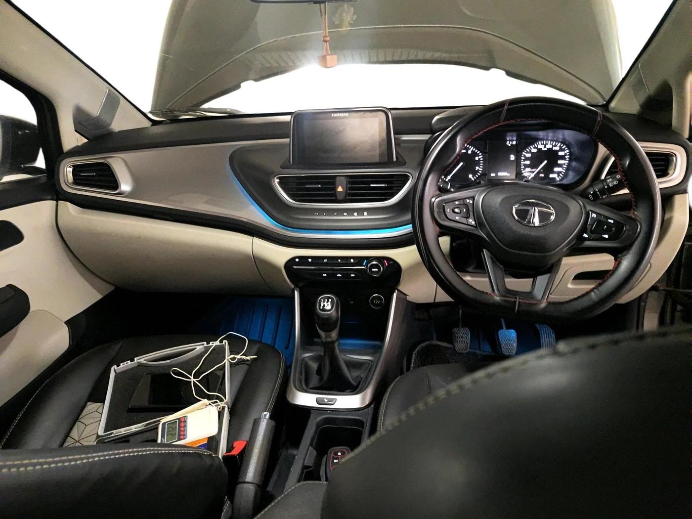 2022 Tata ALTROZ XZ PETROL, Petrol, Manual, 30,786 km, interior