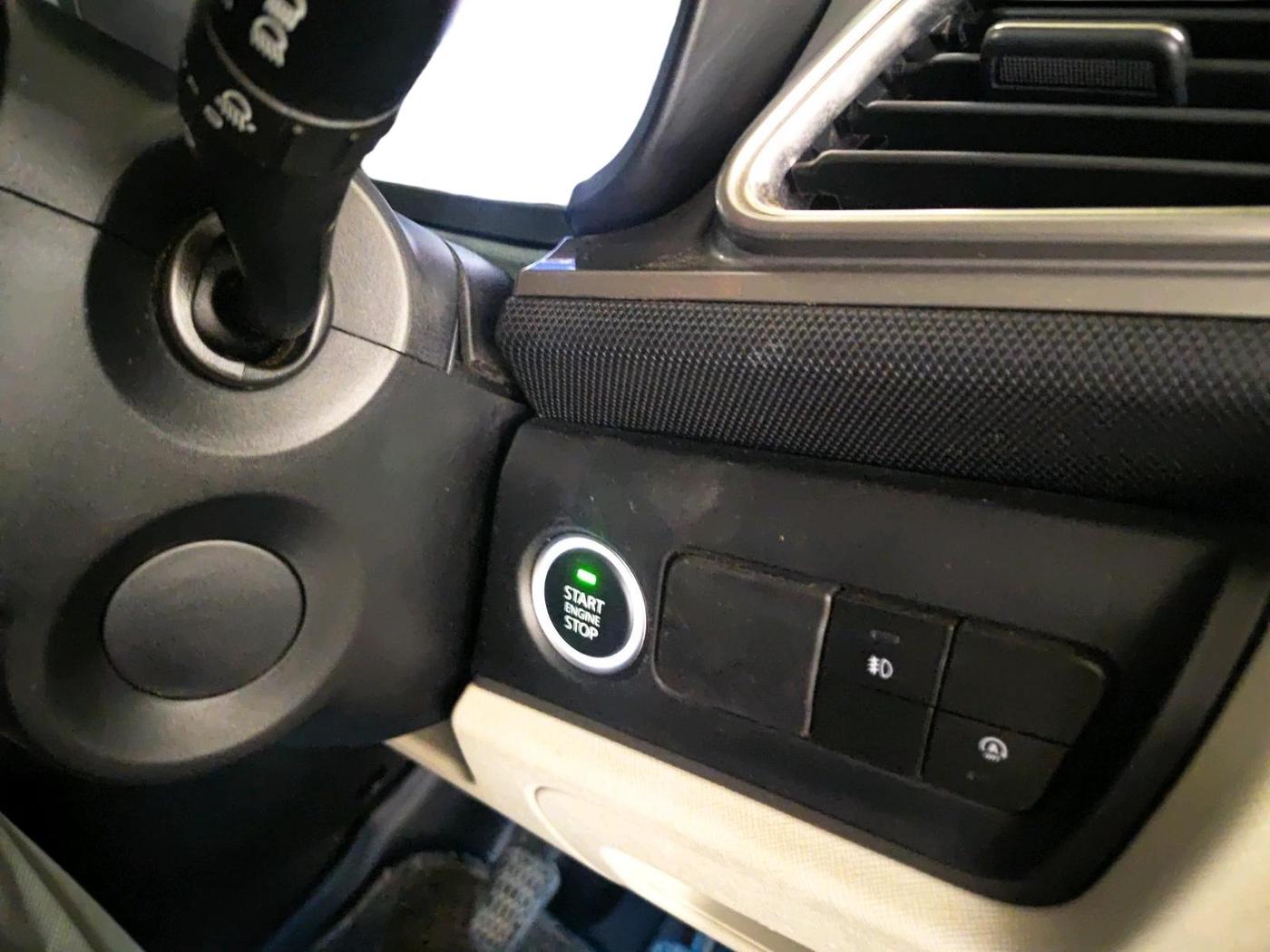 2022 Tata ALTROZ XZ PETROL, Petrol, Manual, 30,786 km, interior