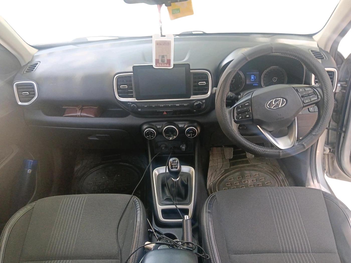 2019 Hyundai VENUE SX 1.0 (O) TURBO, Petrol, Manual, 68,722 km, interior