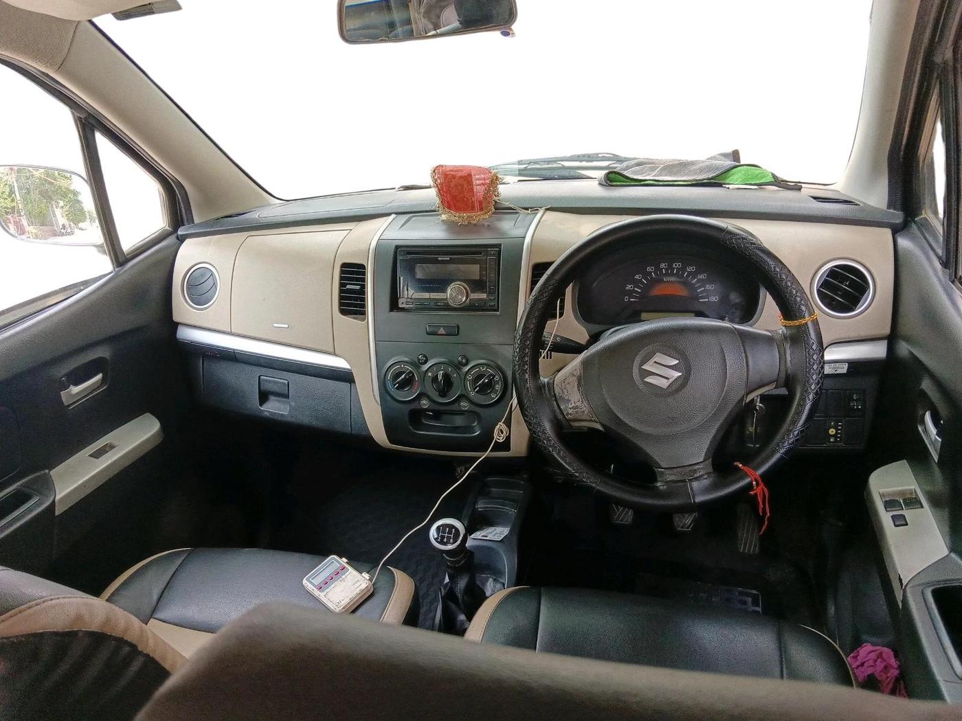 2017 Maruti Wagon R 1.0 LXI CNG, CNG, Manual, 1,21,055 km, interior