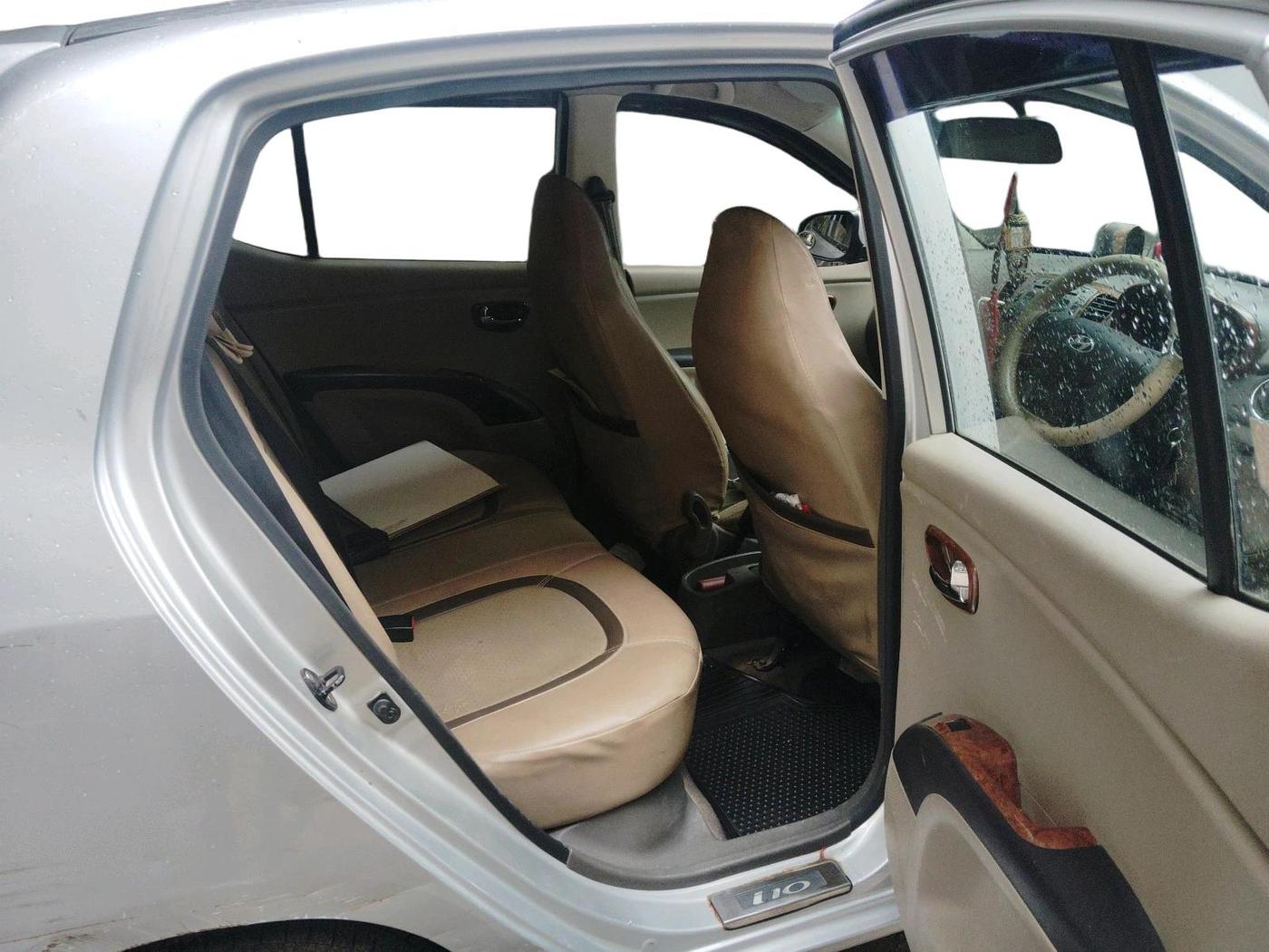 2012 Hyundai i10 SPORTZ 1.2, Petrol, Manual, 68,350 km, interior