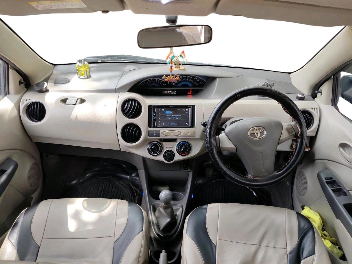 2015 Toyota Etios G, Petrol, Manual, 67,245 km, interior