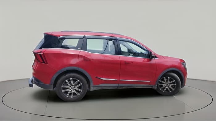 2021 Mahindra XUV700 AX 7 LUXURY P AT 7 STR, Petrol, Automatic, 1,15,103 km, exterior
