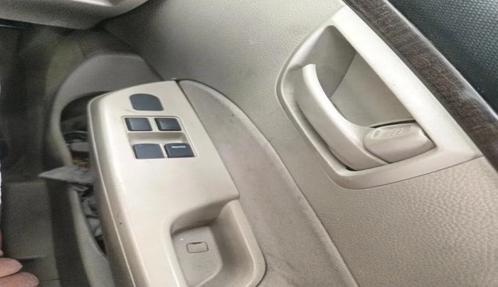 2015 Maruti Swift Dzire LXI, CNG, Manual, 2,50,475 km, interior