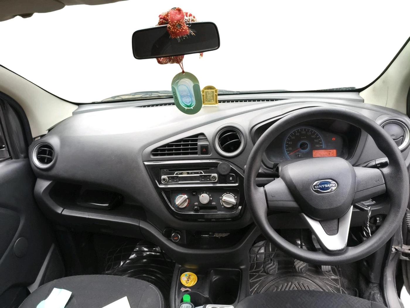 2017 Datsun Redi Go T (O), Petrol, Manual, 75,905 km, interior