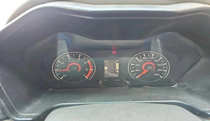 2016 Mahindra Kuv100 K4 6 STR, Petrol, Manual, 73,362 km, interior