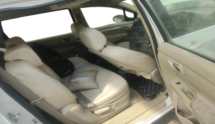 2013 Maruti Ertiga ZXI, CNG, Manual, 1,26,446 km, interior