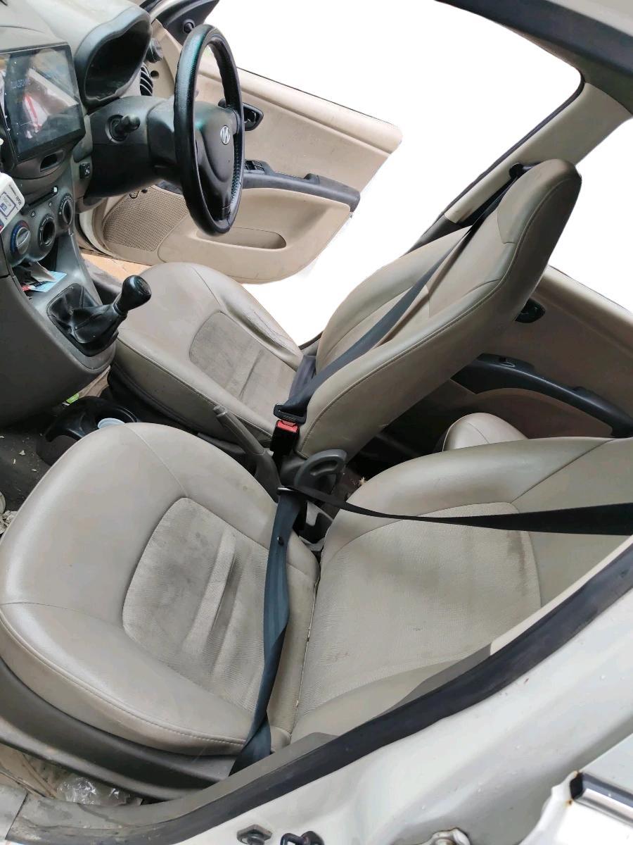 2012 Hyundai i10 MAGNA 1.2, Petrol, Manual, 1,01,436 km, interior