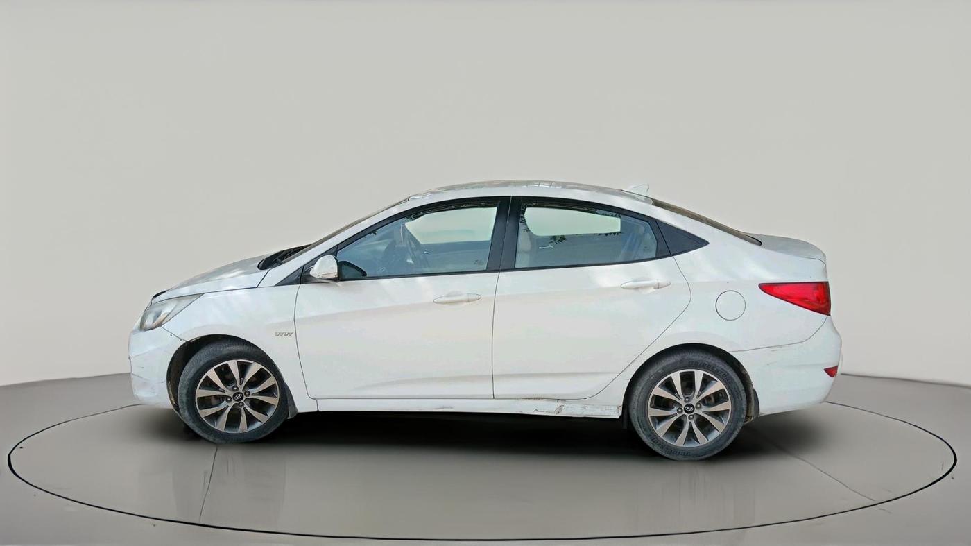 2014 Hyundai Verna FLUIDIC 1.6 VTVT SX AT, Petrol, Automatic, 28,468 km, exterior