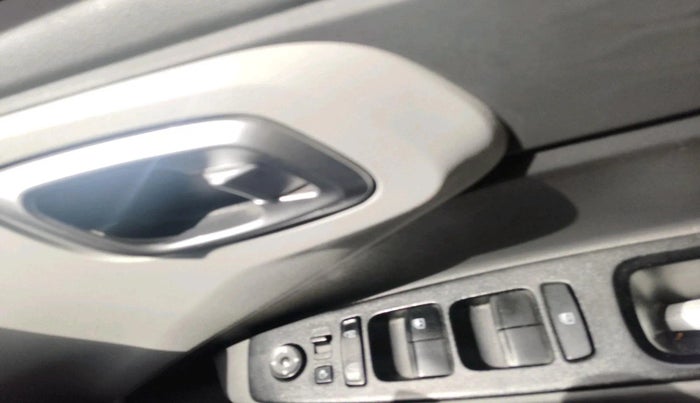 2020 Hyundai GRAND I10 NIOS SPORTZ 1.2 KAPPA VTVT CNG, CNG, Manual, 83,802 km, interior