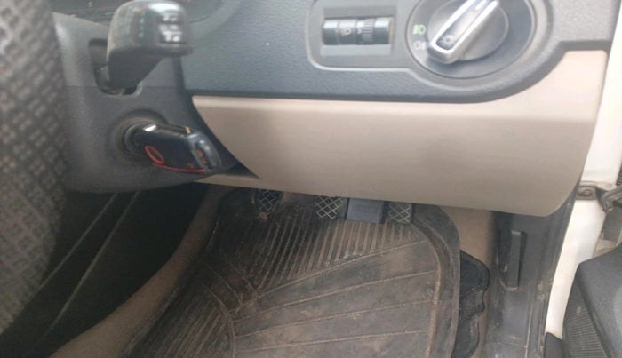 2011 Volkswagen Polo COMFORTLINE 1.2L PETROL, Petrol, Manual, 89,428 km, interior