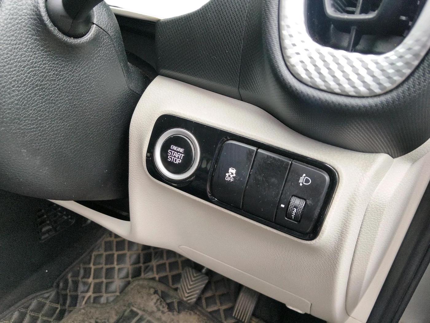 2023 KIA SONET HTX 1.0 IMT, Petrol, Manual, 52,525 km, interior