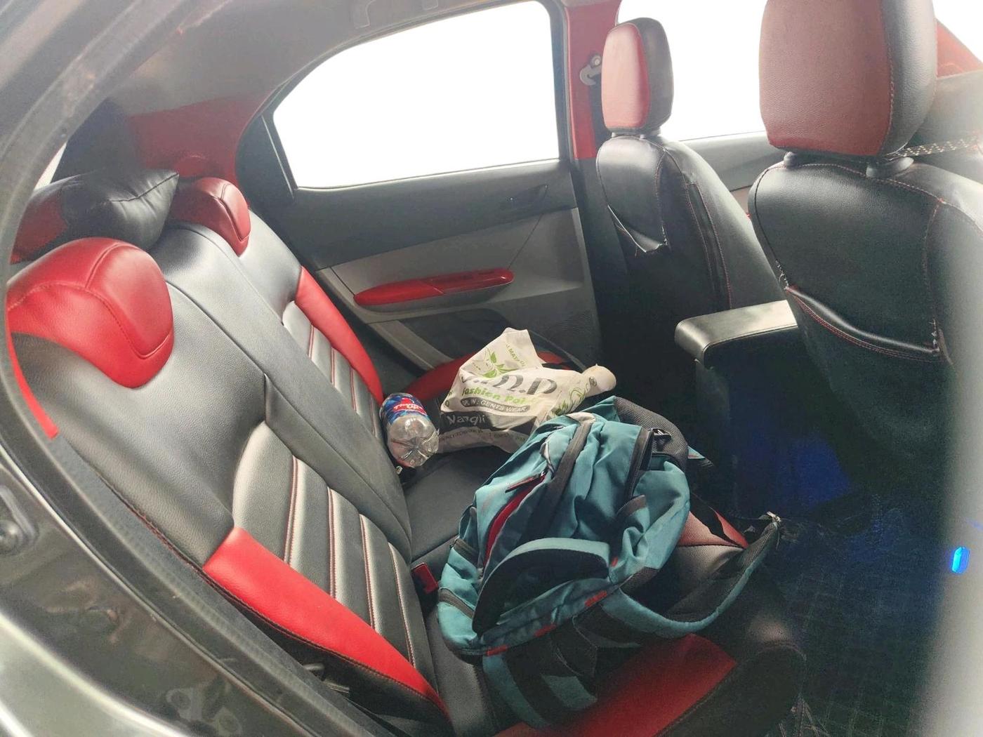 2022 Tata Tiago XT CNG, CNG, Manual, 37,466 km, interior