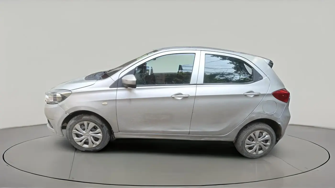 2017 Tata Tiago XT PETROL, Petrol, Manual, 1,57,700 km, exterior