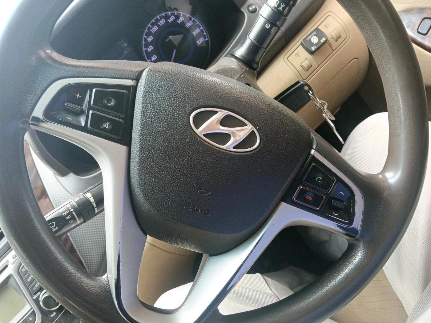 2013 Hyundai Verna FLUIDIC 1.6 VTVT SX, CNG, Manual, 94,388 km, interior