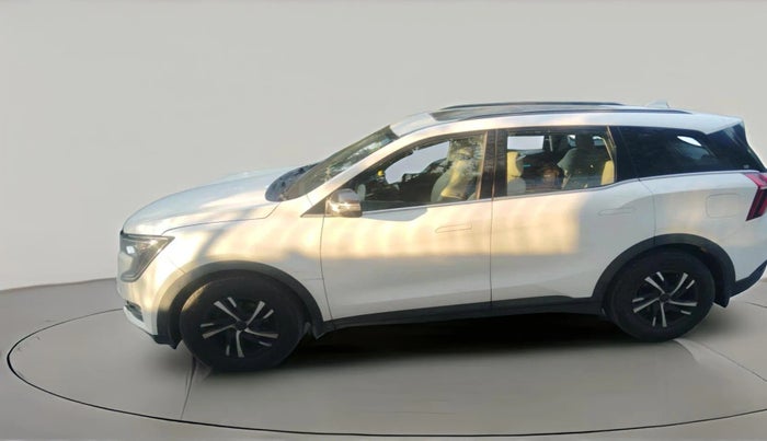 2022 Mahindra XUV700 AX 5 P MT 5 STR, Petrol, Manual, 12,290 km, exterior