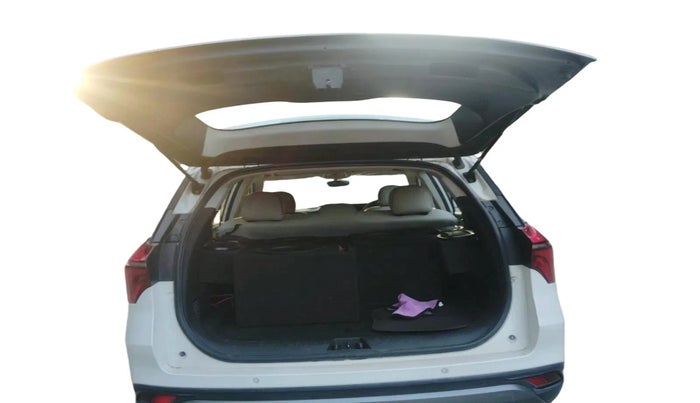 2022 Mahindra XUV700 AX 5 P MT 5 STR, Petrol, Manual, 12,290 km, exterior