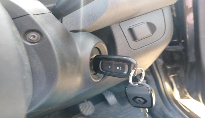 2020 Renault Kwid RXT 1.0 AMT (O), Petrol, Automatic, 39,206 km, interior