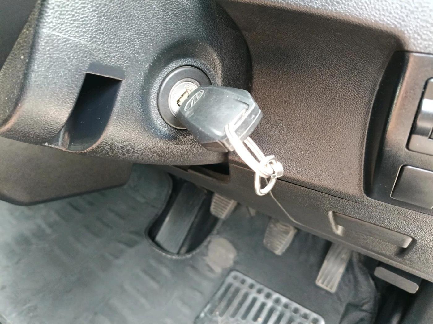 2018 Mahindra KUV 100 NXT K8 P 6 STR, Petrol, Manual, 68,015 km, interior
