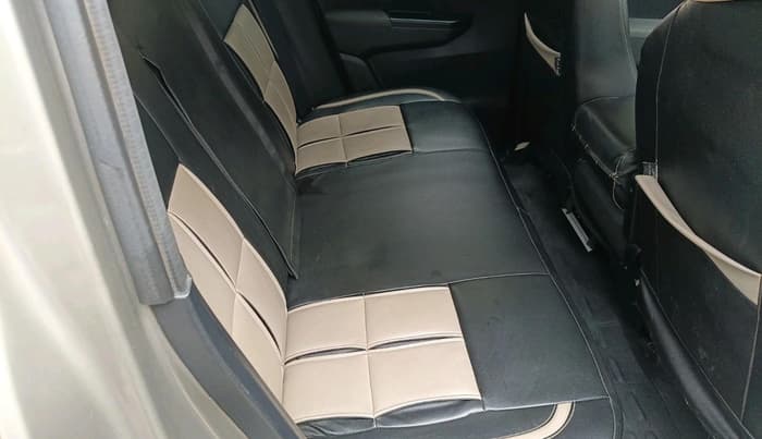 2018 Mahindra KUV 100 NXT K8 P 6 STR, Petrol, Manual, 68,015 km, interior