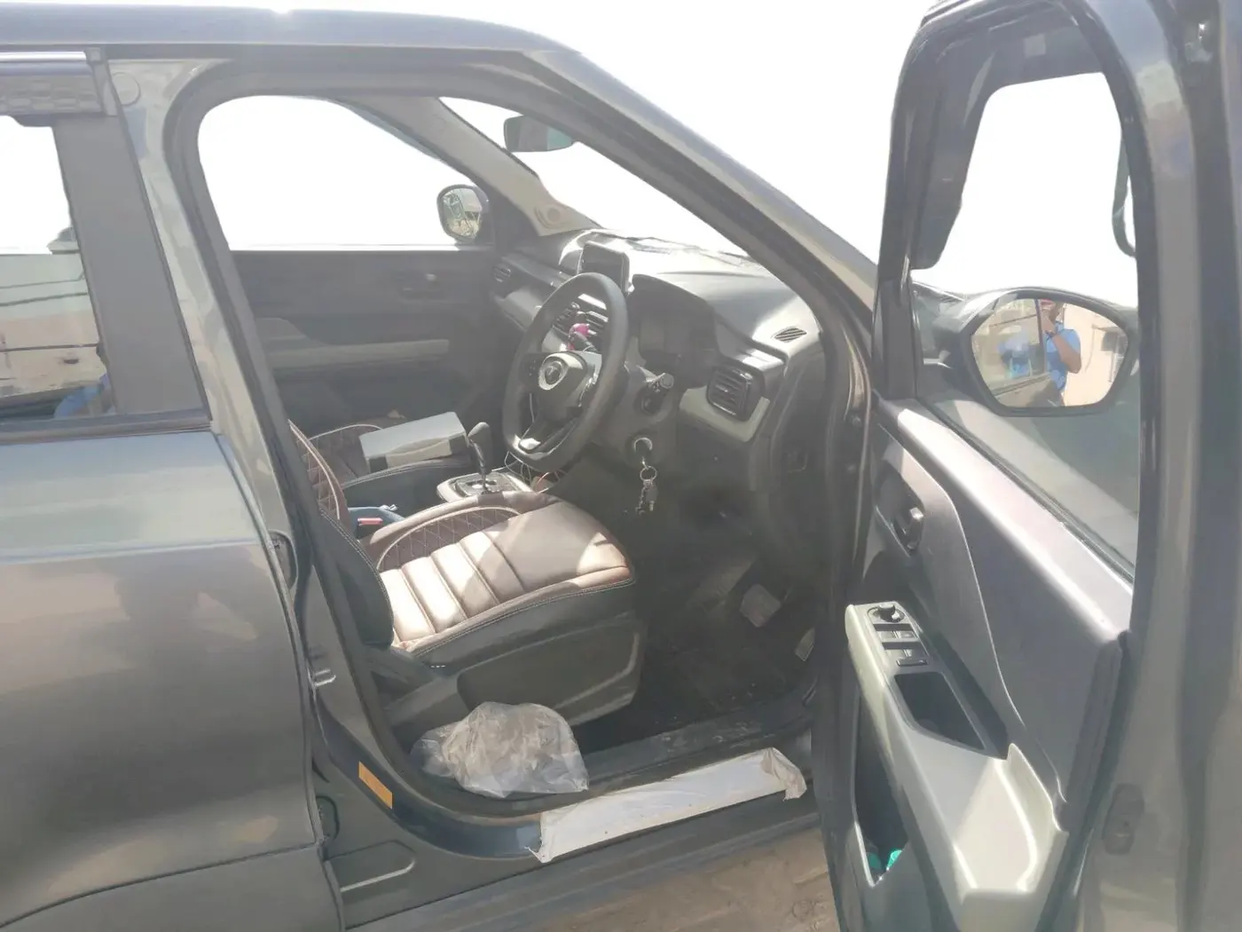 2024 Tata PUNCH ADVENTURE RHYTHM PACK AMT, Petrol, Automatic, 14,897 km, interior