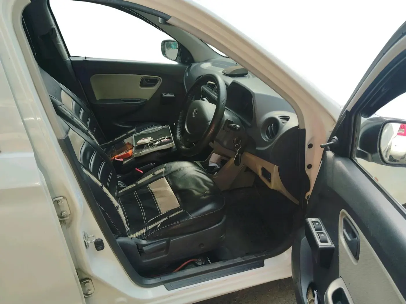 2017 Maruti Alto K10 LXI, Petrol, Manual, 35,808 km, interior