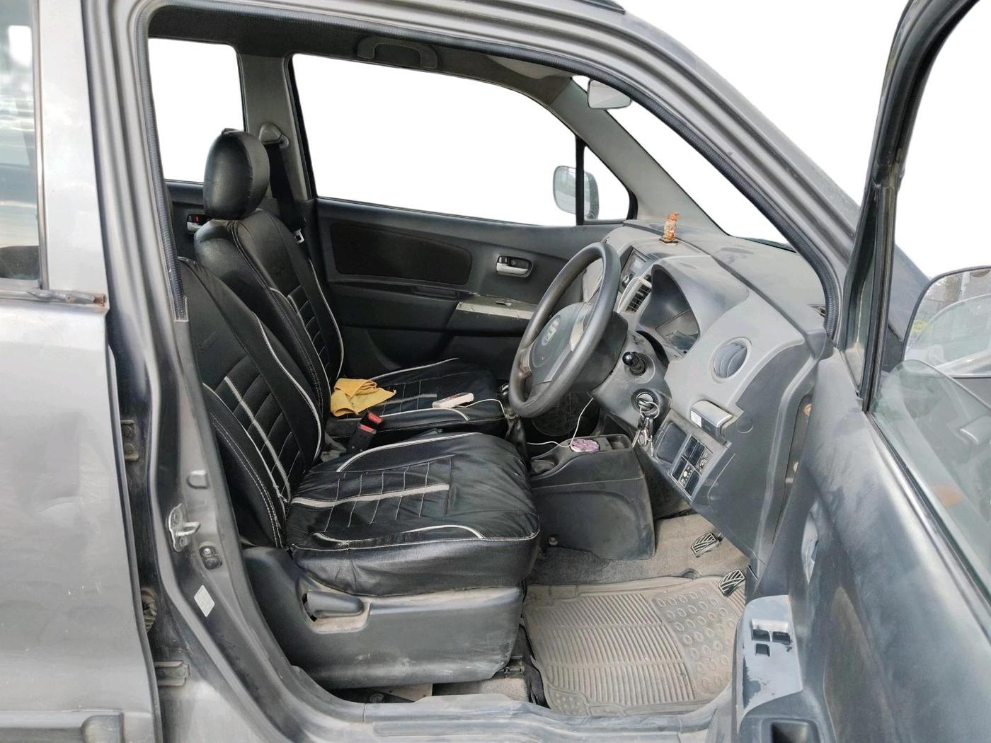 2011 Maruti Wagon R 1.0 LXI CNG, CNG, Manual, 1,42,456 km, interior