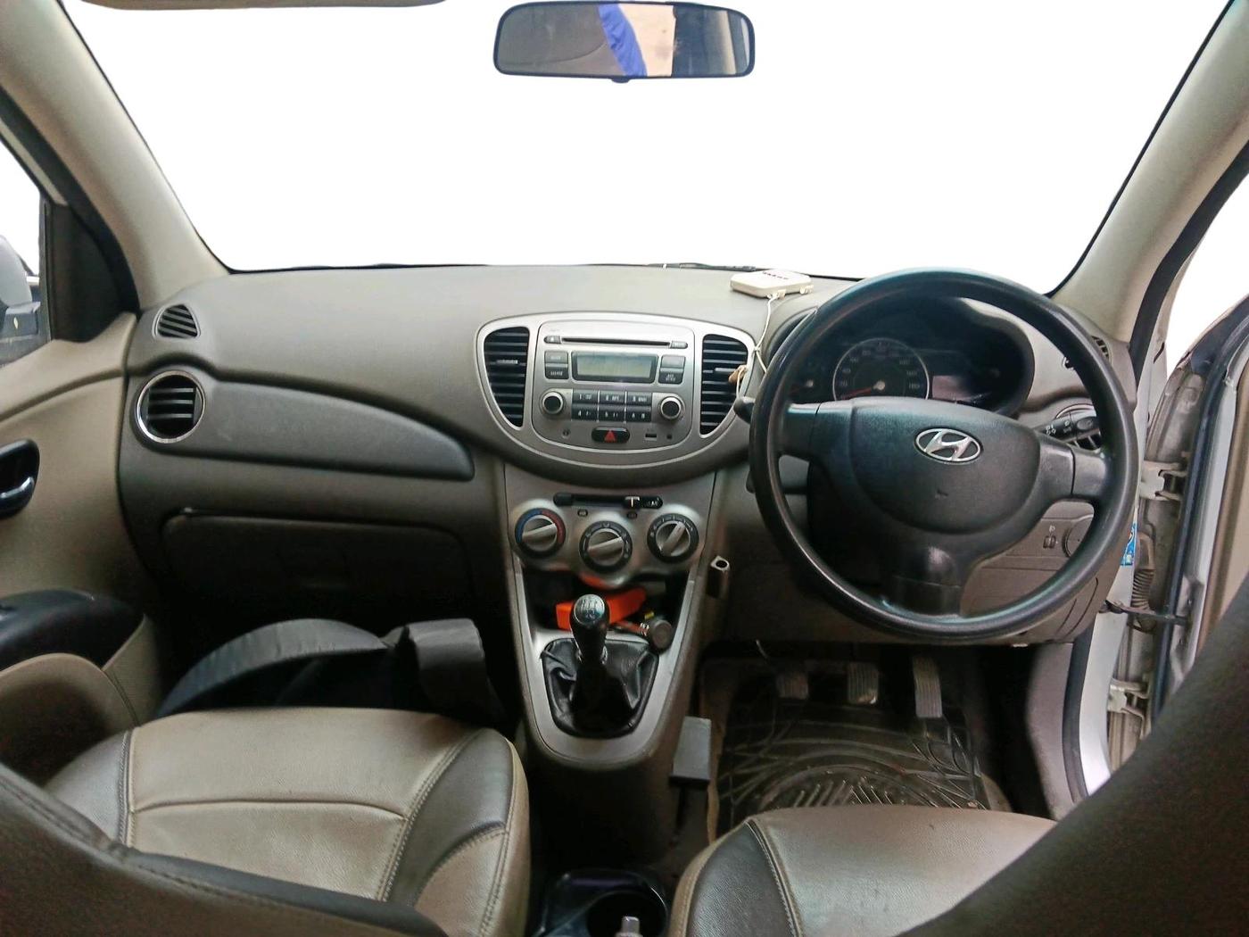 2011 Hyundai i10 MAGNA 1.2, Petrol, Manual, 76,782 km, interior