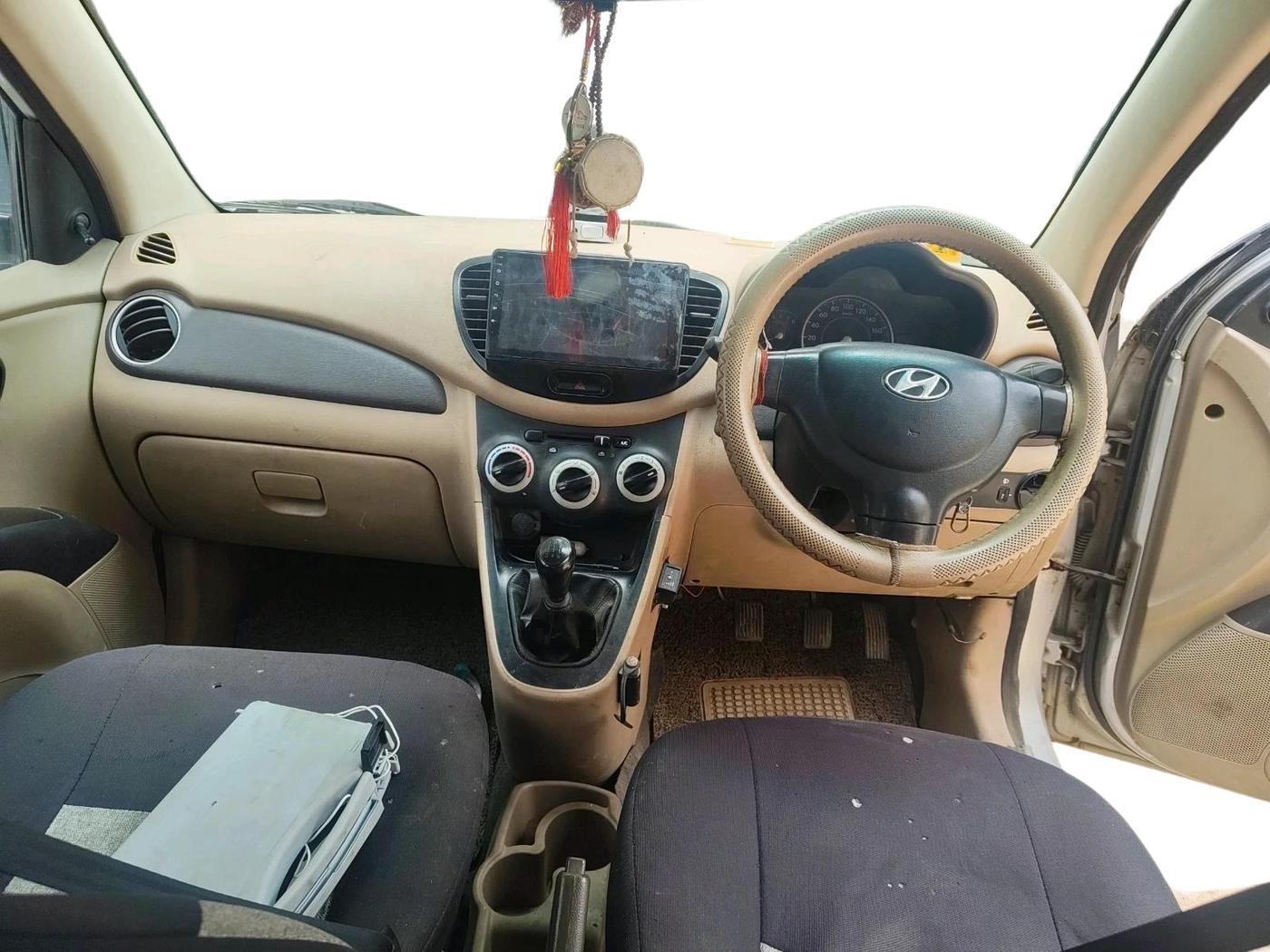 2012 Hyundai i10 MAGNA 1.1, CNG, Manual, 1,03,233 km, interior