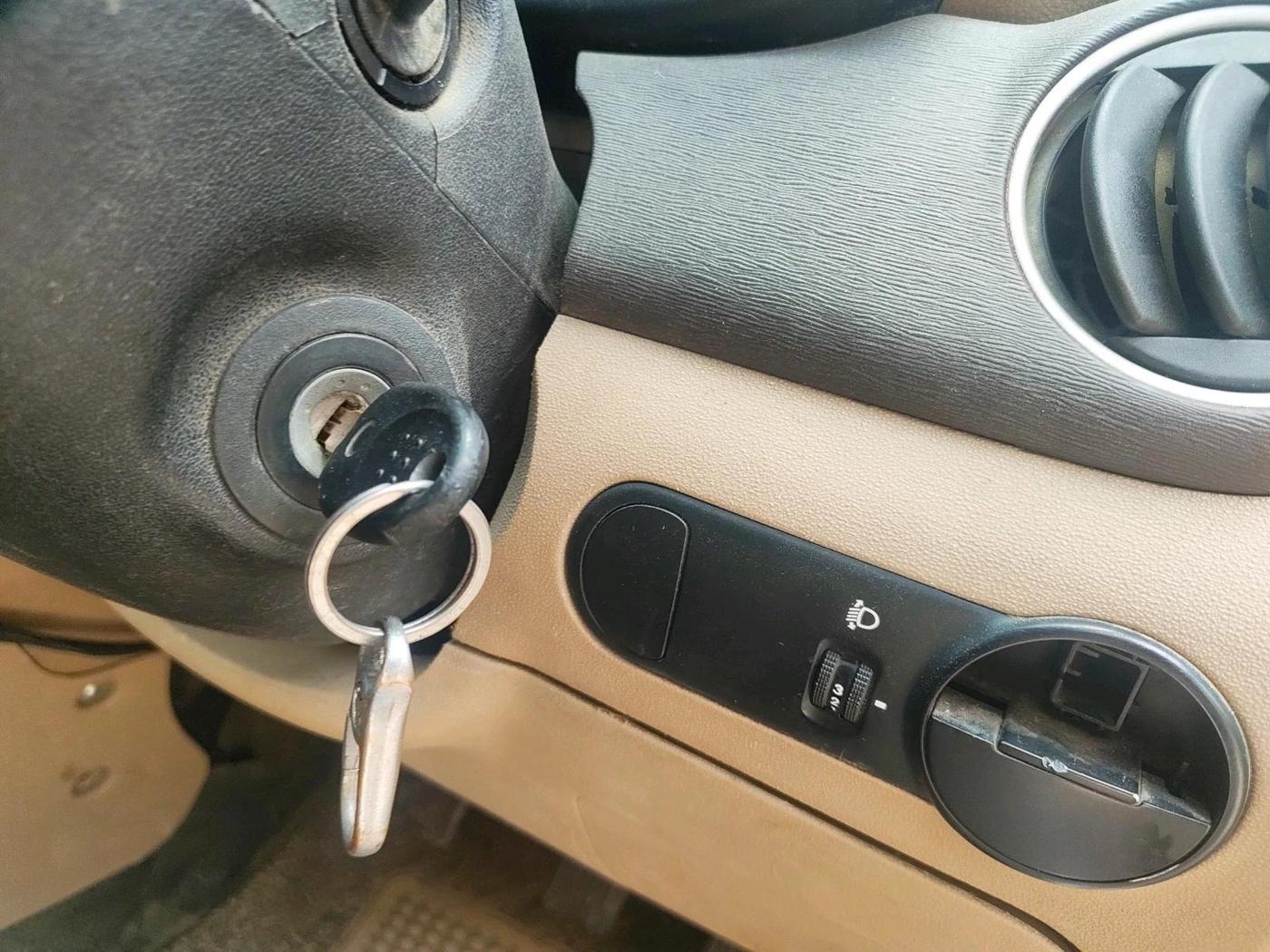 2012 Hyundai i10 MAGNA 1.1, CNG, Manual, 1,03,233 km, interior