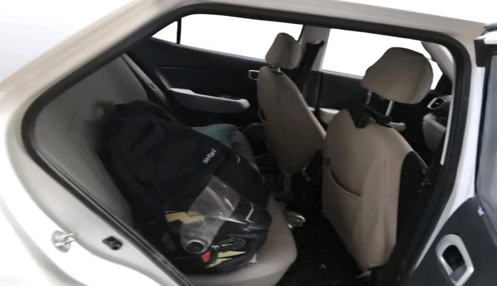 2024 Hyundai VENUE S (O) 1.0 Turbo Petrol DCT, Petrol, Automatic, 15,217 km, interior