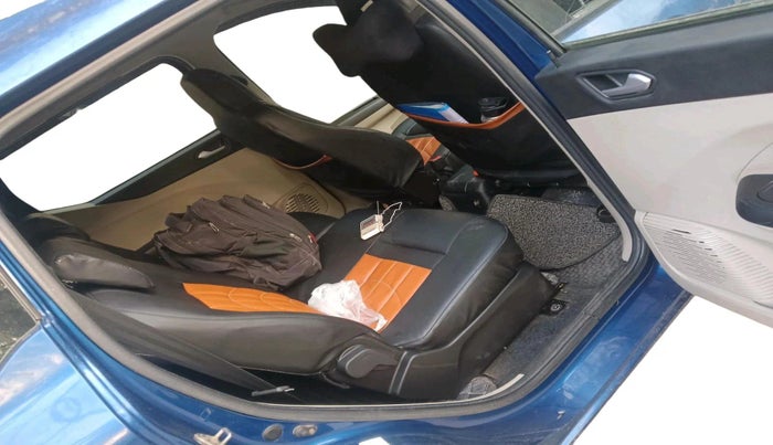 2022 Renault TRIBER RXZ AMT, Petrol, Automatic, 31,640 km, interior