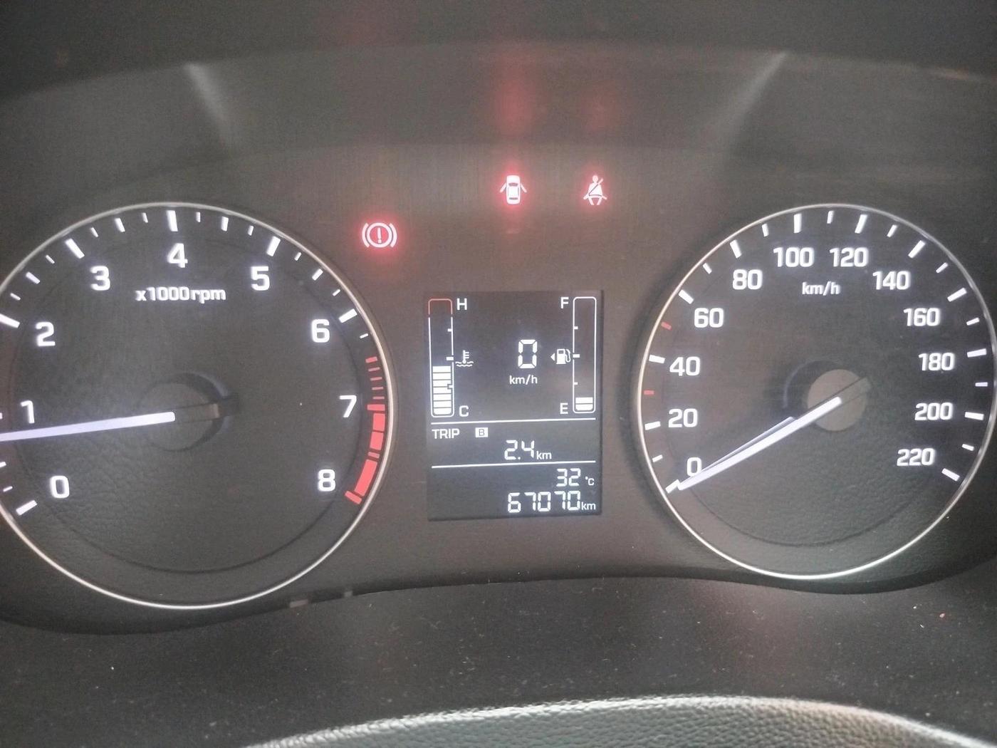 2018 Hyundai Creta E PLUS 1.6 PETROL, CNG, Manual, 67,070 km, interior